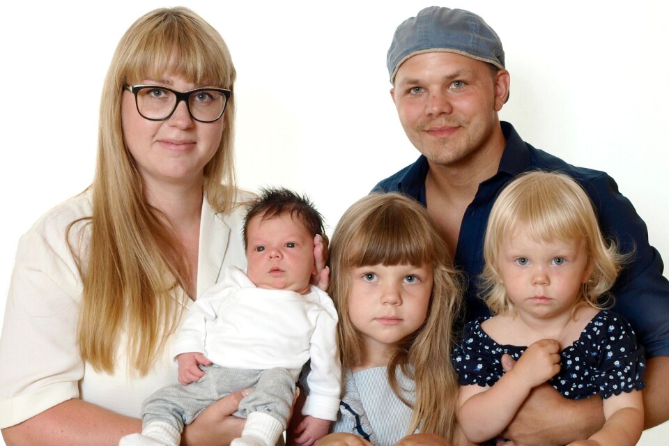 Frida Bengtsson och Simon Larsson, Ålem, fick den 8 juli en son som heter Algot. Vikt 3590 g, längd 51 cm. Syskon: Vera och Leah.