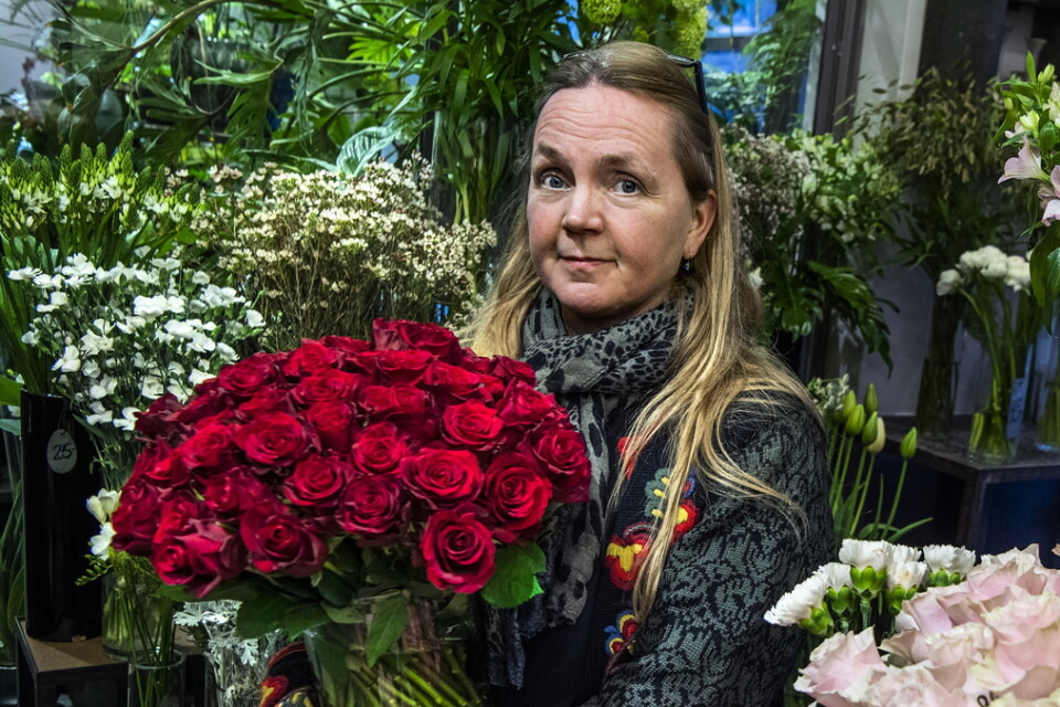 Maria Ruckle (på bild) och Camilla Mosten driver blomsterhandeln Bladverket på centrala Södermalm.
