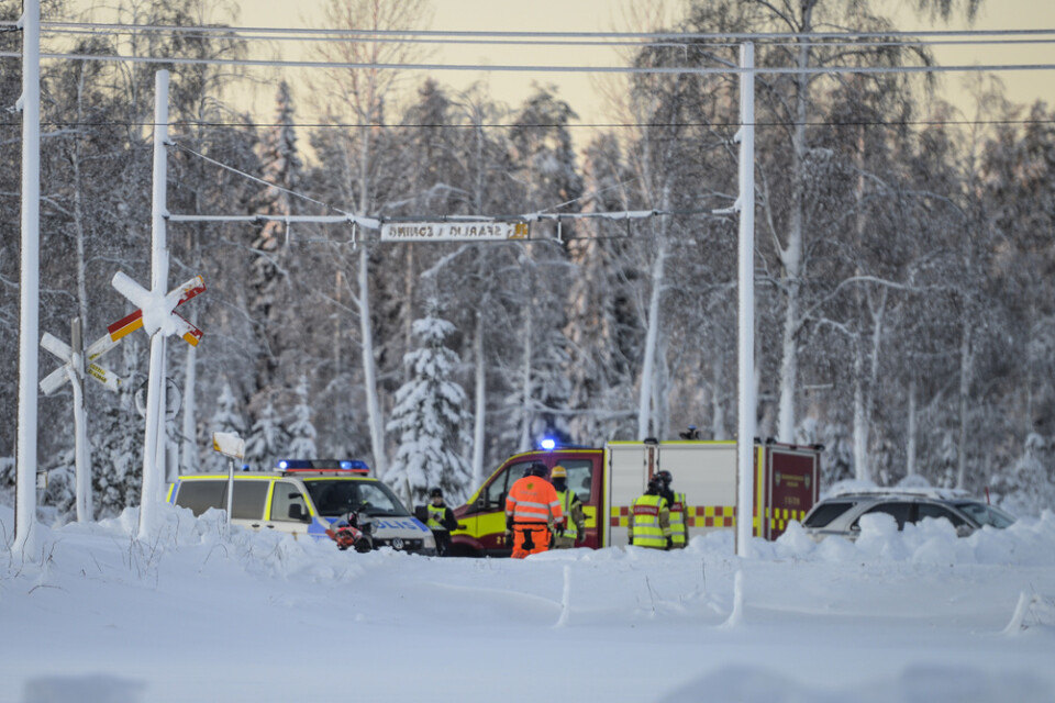Olyckan inträffade vid en obevakad järnvägsövergång i Söråker, strax utanför Timrå.