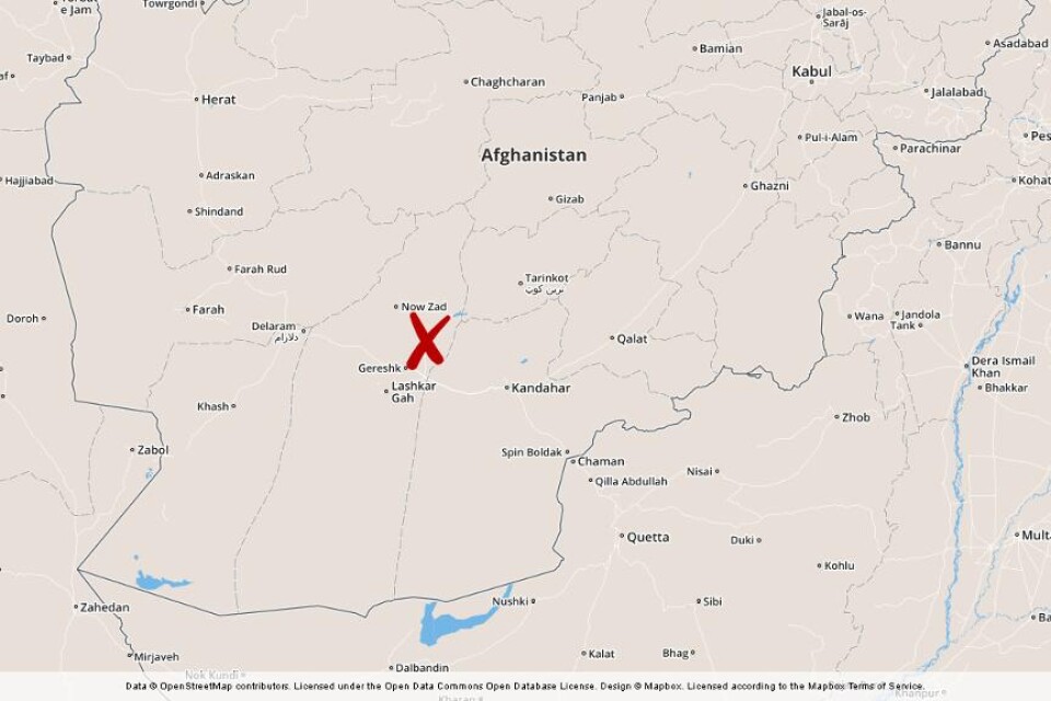 Minst tio poliser har dödats sedan talibaner gått till attack mot vägspärrar i Sangin i Helmandprovinsen i Afghanistan. - Talibanerna är många till antalet och attackerar med full kraft. De befinner sig i en stark position för att slå tillbaka, säger Ha