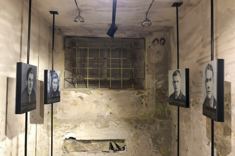 KGB:s gamla fängelseceller i Tallinn är nuförtiden ett museum, med bilder och berättelser om gripna ester under Sovjettiden.