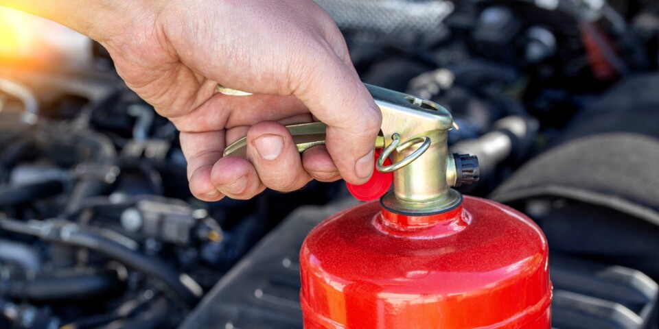 Brandsläckare har köpts in till kommunens bilar – ska öka tryggheten