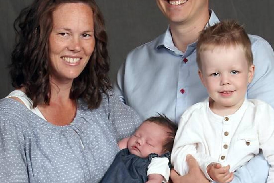 Linda Burfelt och Mikael Karlsson, Lyckeby, fick den 15 maj en dotter Signe som vägde 3 285 g och var 50 cm. Syskon Melker.