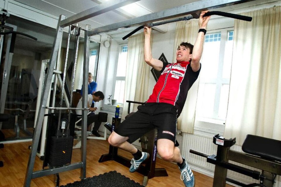 En till två gånger i veckan tränar Markus Jönsson på gym för att stärka sina muskler. Imorgon är det dags för säsongens stora mål, Vasaloppet.