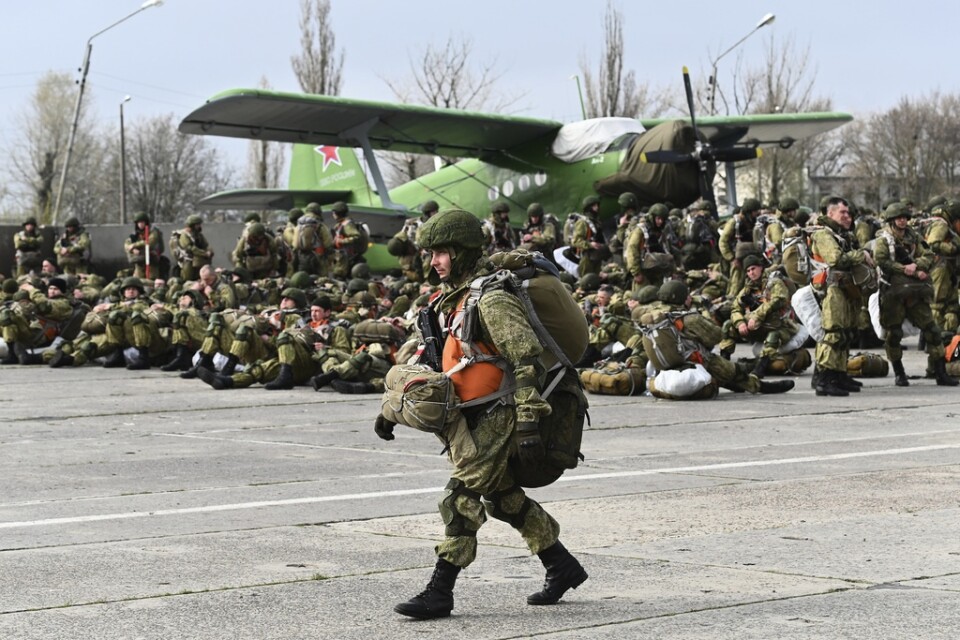 Ryska luftlandsättningsstyrkor i Taganrog vid Azovska sjön, nära Krim.