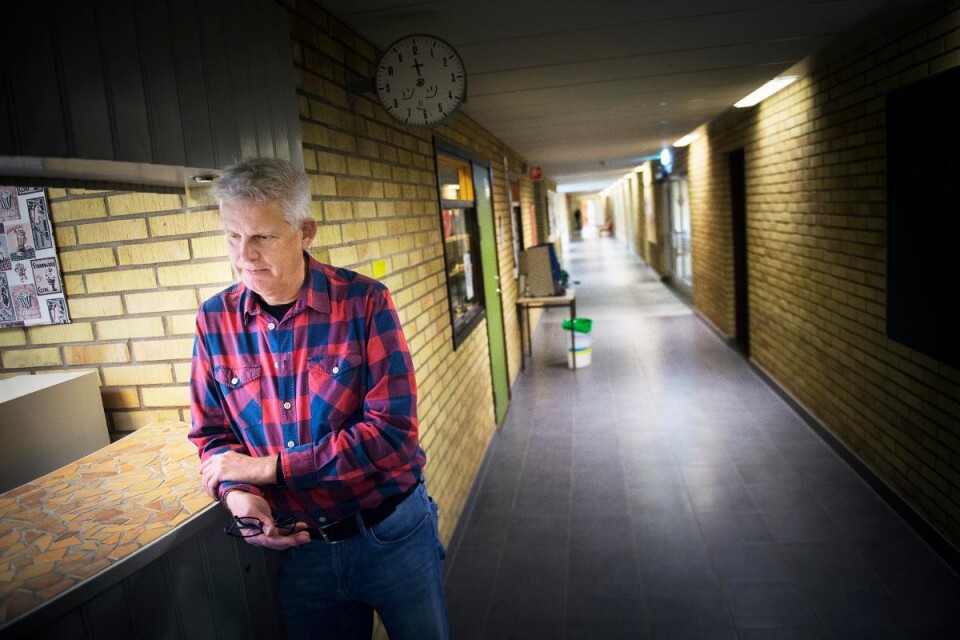 Sven Håkansson har befogenhet att skicka hem klasser för distansundervisning. Men utgångspunkten när grundskolorna börjar efter jullovet är närundervisning.