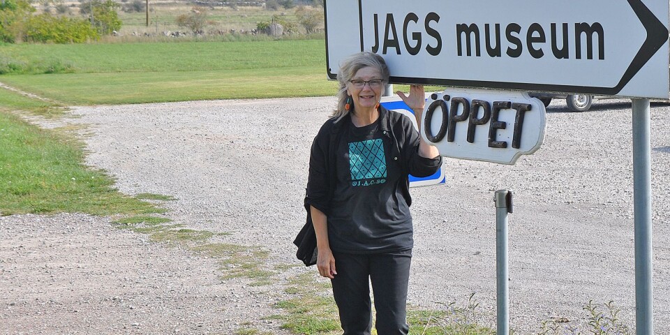 Marianne Hedelin hälsar välkommen till JAGS-museet i Segerstad som håller öppet torsdag-lördag under skördefesthelgen.
