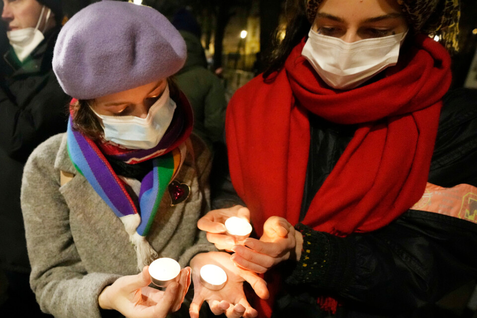 Ljus tänds i Warszawa till minnet av en 37-årig kvinna som avled i veckan i sviterna av en komplicerad graviditet.