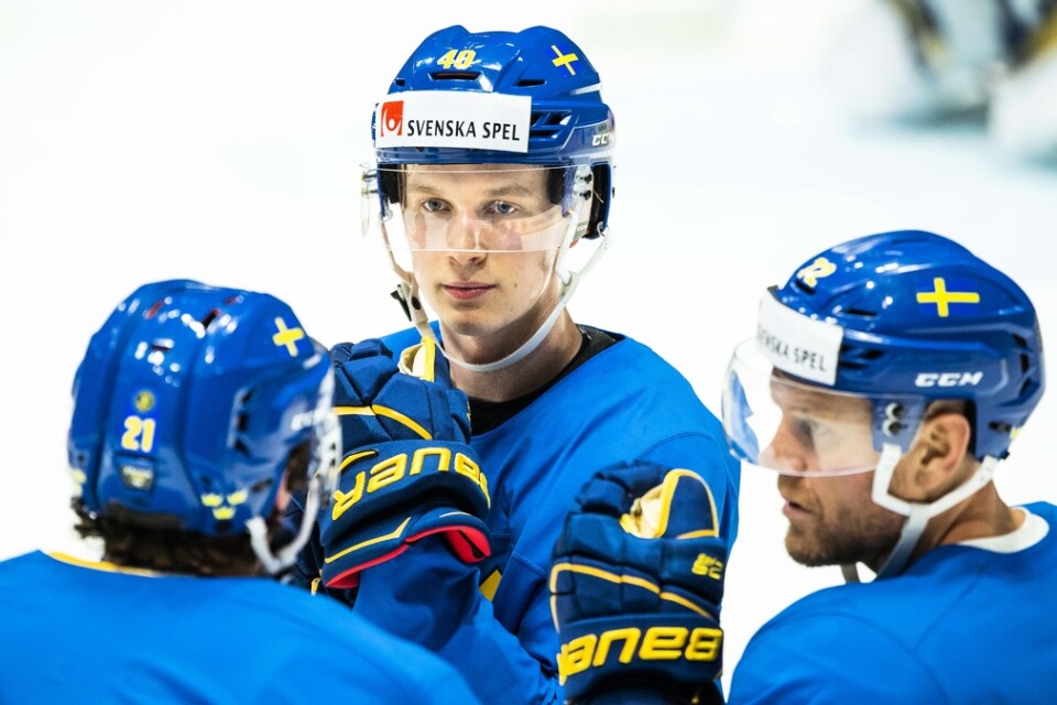 Vancouvers Elias Pettersson, här under ishockey-VM 2019, är en NHL-stjärna Johan Garpenlöv gärna vill se i Tre Kronor.