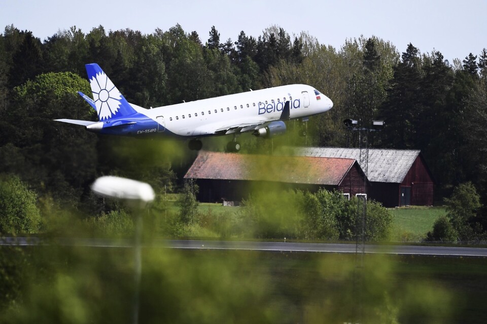 Flygplan från belarusiska flygbolaget Belavia stoppas nu även formellt från alla flygningar till EU:s medlemsländer. Arkivfoto.