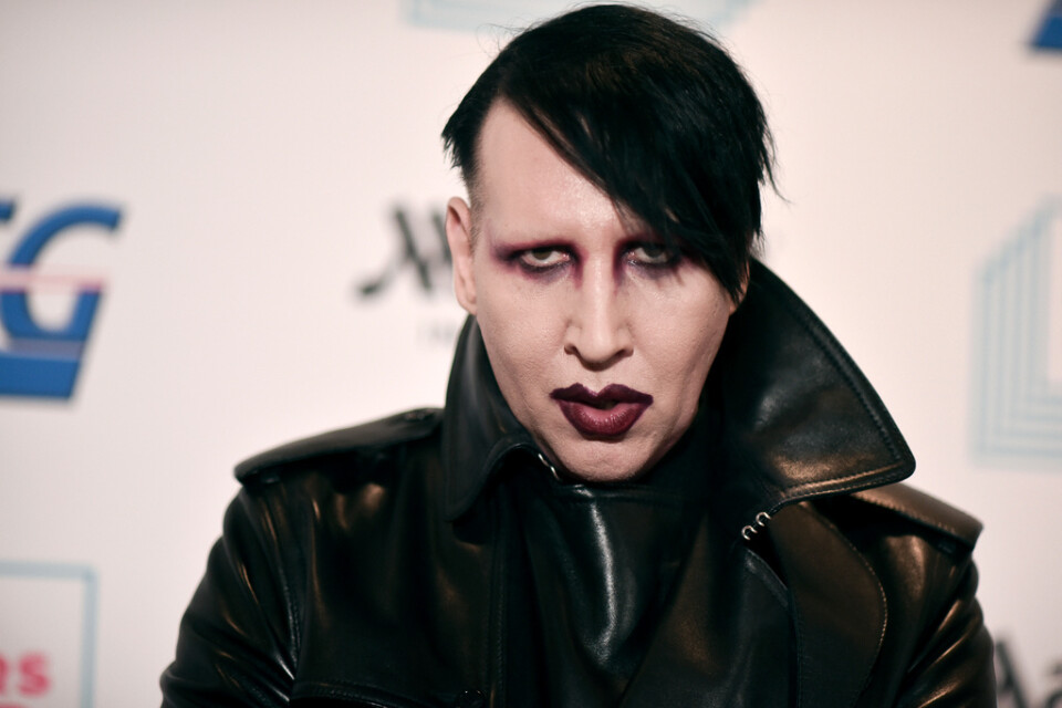 Fyra kvinnor har lämnat in stämningsansökningar mot Marilyn Manson. Nu avskriver en domare ett av fallen. Arkivbild.