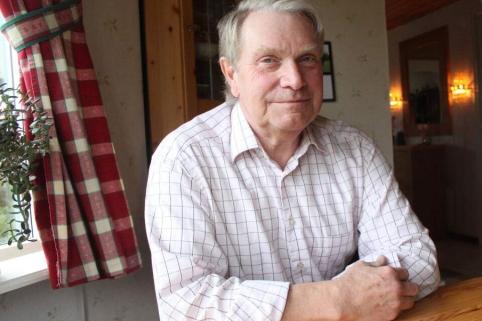 För två år sedan drabbades Kjell Klasson av hjärtinfarkt. Nu har byalaget i Vång, där han bor, köpt in en hjärtstartare som ska finnas tillänglig för alla i byn.