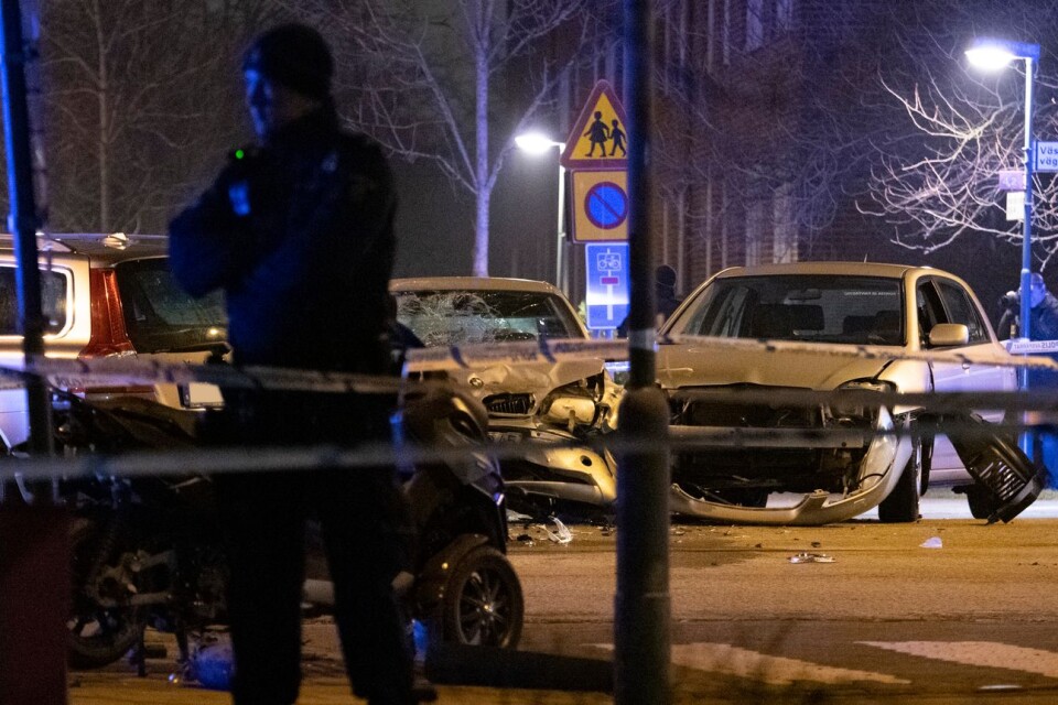 Polis och avspärrningar kring ett flertal krockade fordon i Rosengård i Malmö på onsdagskvällen.