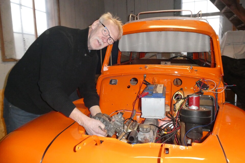 Jag gillar att skruva och mecka med bilar. Den här ”Televerkaren, En Volvo Duett från 1967,ska jag ha klar framåt februari, säger bilrenoveraren Perry Ljung som nu gör enheltidssatsning på egna företaget PL Konsult.