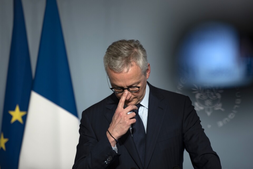 Frankrikes finansminister Bruno Le Maire gräver djupt i statskassan. Arkivbild.