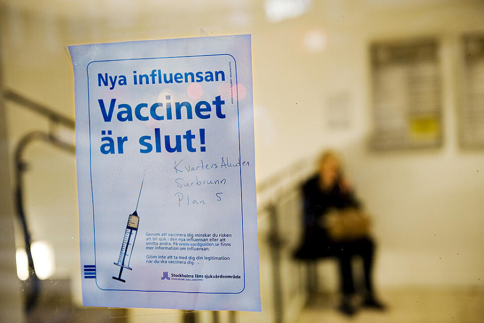 Trycket på vaccinationscentralerna var tidvis så hårt att vaccinet tog slut. Alla ville ha vaccinet för att skydda sig mot den nya influensan.
