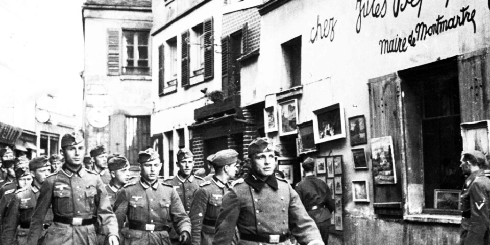 Tyska soldater i Montmartre i Paris år 1940. Paris befriades av de allierade styrkorna i augusti 1944. Arkivbild.