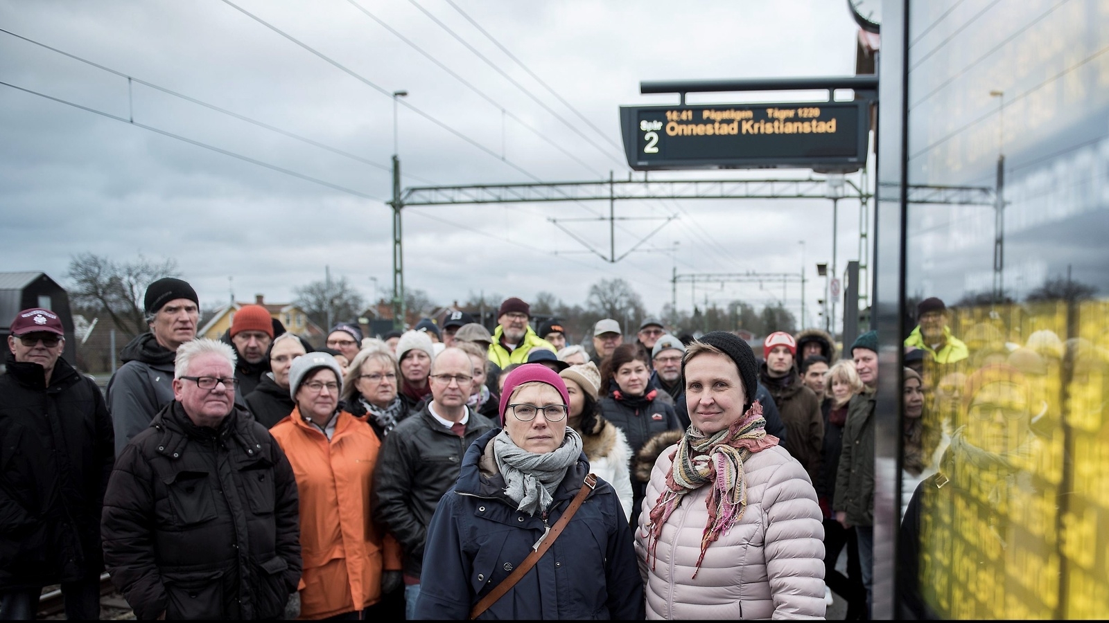 Protester mot att Vinslövsborna får dyrare resor. Foto: Sofia Åström