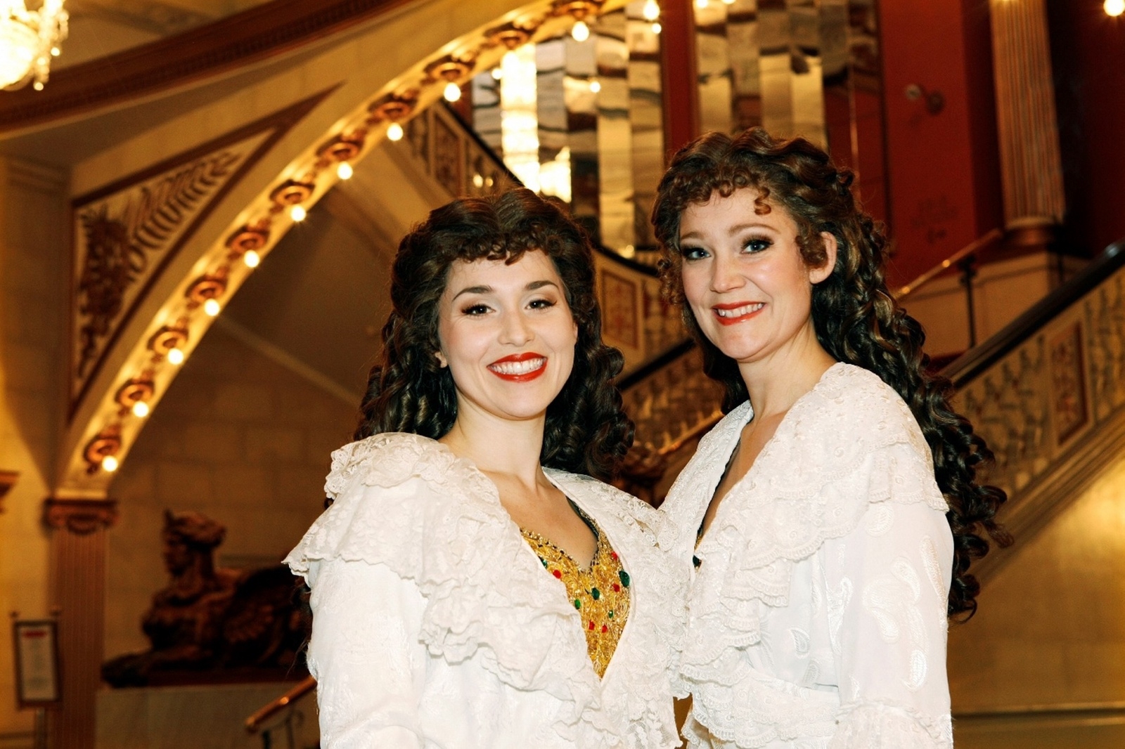 Teresia Bokor och Mia Karlsson delade på rollen som Christine 2009. Foto: Det Ny Teater