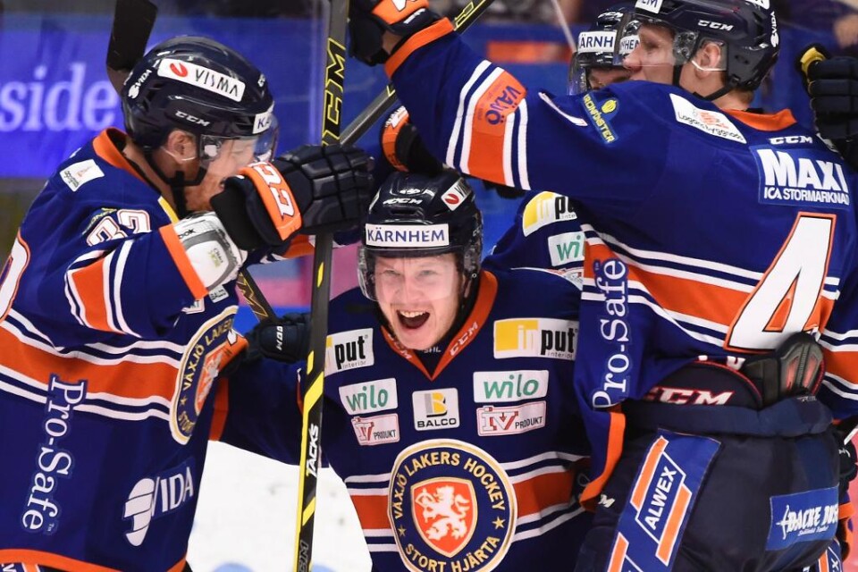 Avgörandet dröjde. Men det kom - efter 104 minuter. Växjös Tuomas Kiiskinen kvitterade därmed till 1-1 i matcher i SM-semifinalen mot Frölunda. När två av Sveriges bästa hockeylag möttes i SHL:s grundserie slutade fyra av fem matcher med uddamålsseger.