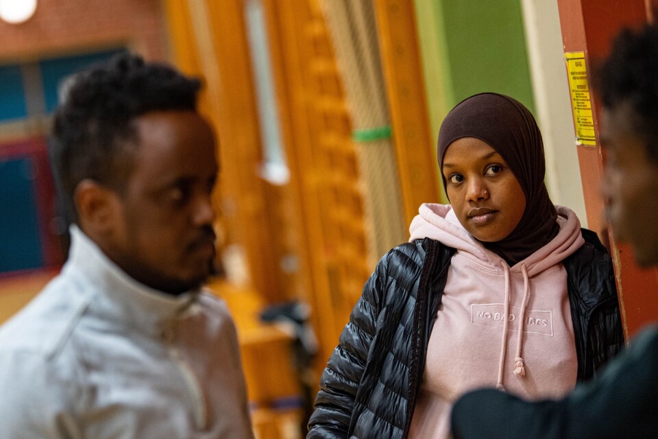Adan Mohammed och Yasmin Mahammud i föreningen Framtida Ungdomar. ”Jag hade själv önskat att det fanns några som vi när jag kom till Sverige, som kunde berätta om hur saker och ting fungerar”, säger Yasmin.