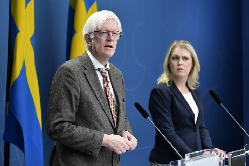Folkhälsomyndighetens generaldirektör Johan Carlson och socialminister Lena Hallengren (S).