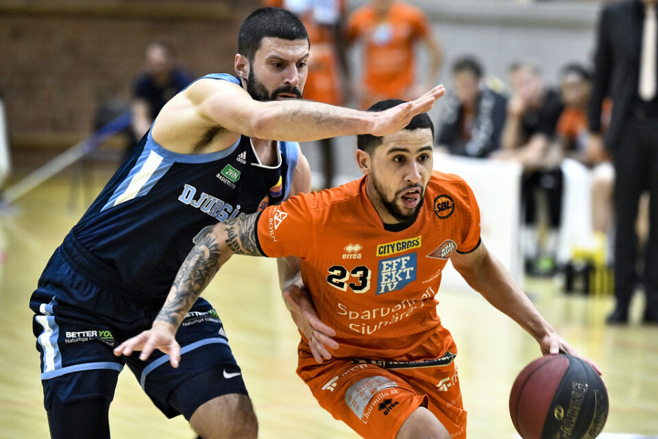 Borås (i orange) utses till svenska mästare i basket på herrsidan. Arkivbild.
