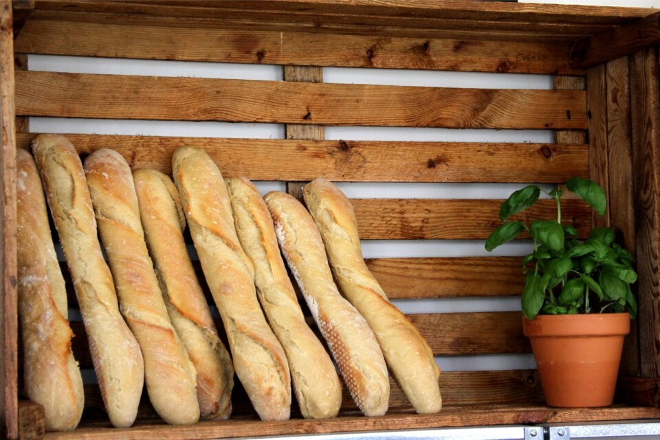 Baguetter är en av de brödsorter som finns på Cecilia Grüttners hyllor.