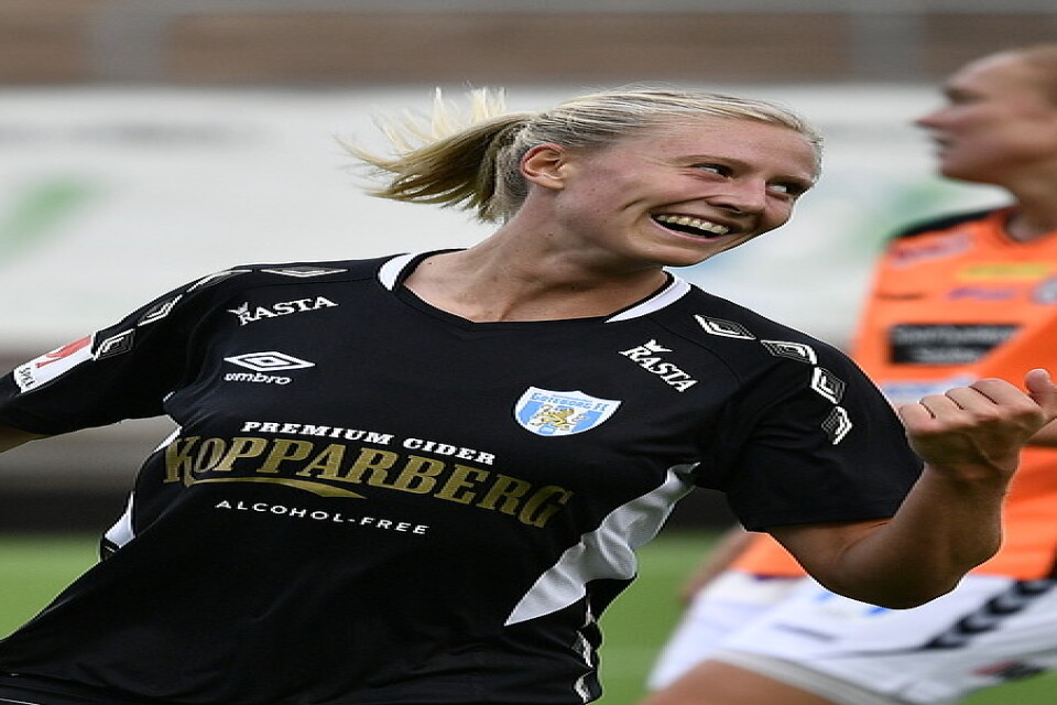 Göteborgs Rebecka Blomqvist jublar efter sitt 2–0-mål under söndagens match mot Kristianstad.
