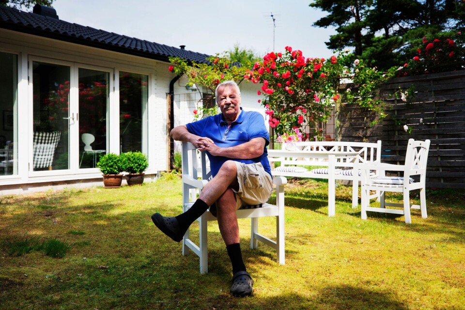 Lars E Fränngård är uppvuxen i Ystad, bor i Trelleborg, men på somrarna är han i sommarhuset i Höllviken.