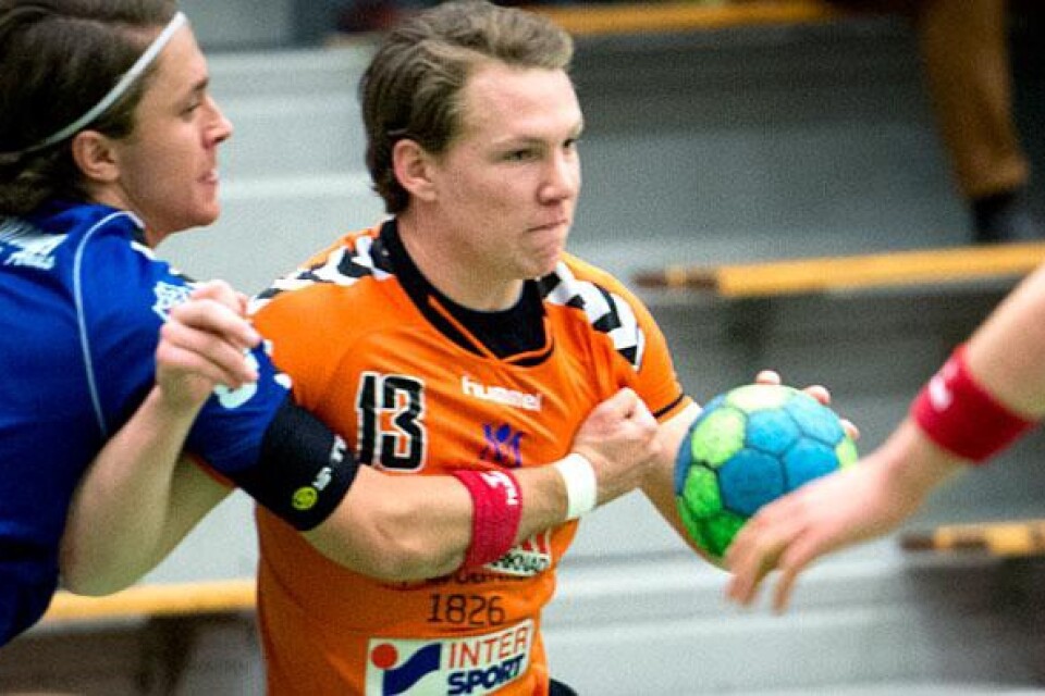 Raketkarriär. Högersexan Emil Hansson har gjort en imponerande resa under sin än så länge korta handbollskarriär.