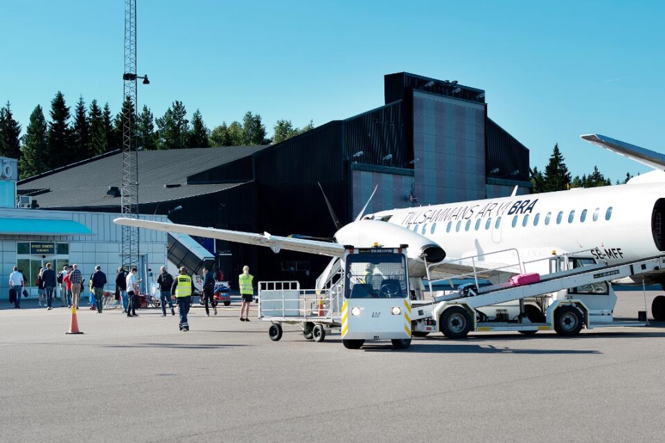 Inrikestrafiken mellan Växjö och Stockholm trafikeras av flygbolaget Bra.