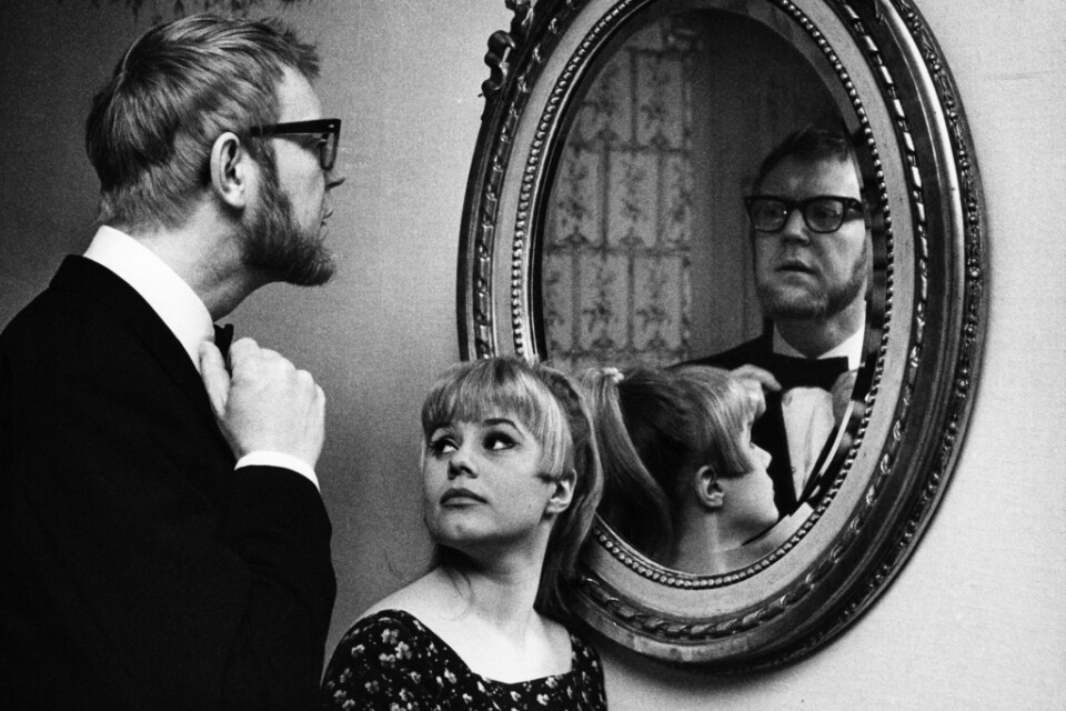 Regissören Vilgot Sjöman och Lena Nyman gjorde skandalsuccé på 60-talet med vänsterbudskapet och nakenscenerna i filmen "Jag är nyfiken – gul". Arkivbild.