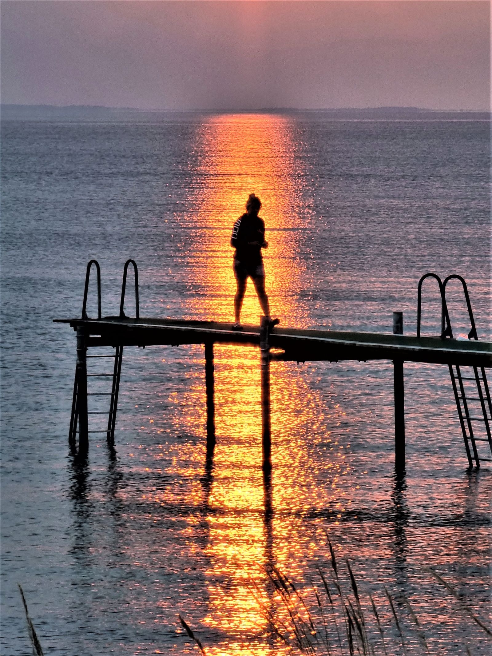 ”Magisk solnedgång över Ölands hav”, hälsar Anne-Sofie Holmberg, @tindrasofie, via Instagram.