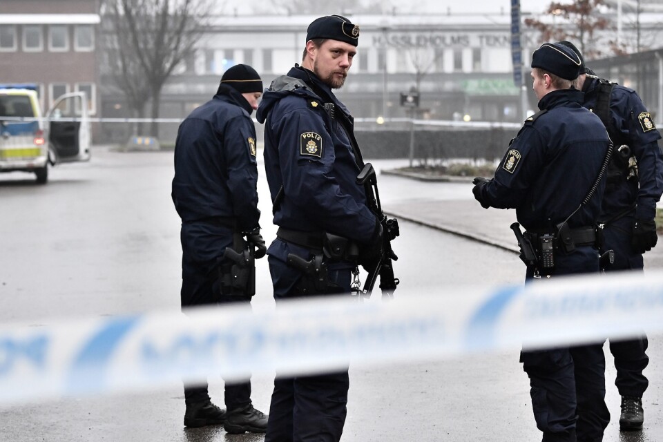 Polisen gjorde en massiv insats efter sprängdådet på Hässleholms tekniska skola, men gripandet av den misstänkte 21-åringen gick lugnt tillväga. Foto: Johan Nilsson/TT/Arkiv
