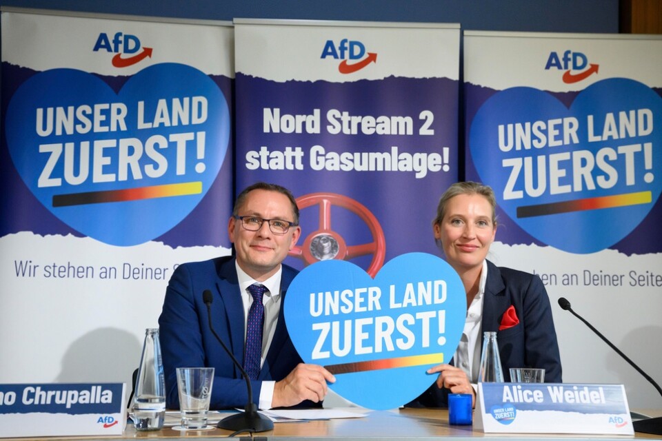 Tino Chrupalla och Alice Weidel delar partiledarskapet i Alternativ för Tyskland. Här lanserade de kampanjen "Vårt land först!" i september förra året, med ett budskap om att gasledningen Nord Stream 2 till Ryssland behövde tas i bruk. Arkivbild.
