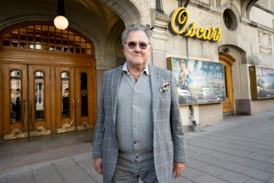 Tommy Körberg har gått från sjuksängen till att repetera inför premiären på "Änglagård" på Oscarsteatern i Stockholm.