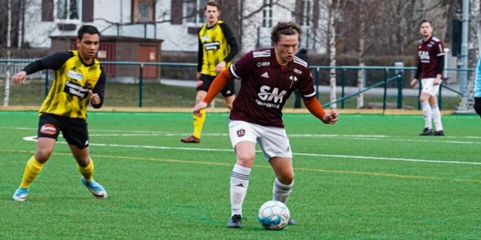 Erik Aspegren har både varit tränare och spelare under året. Här, som spelare, i Växjölaget IF Linné.