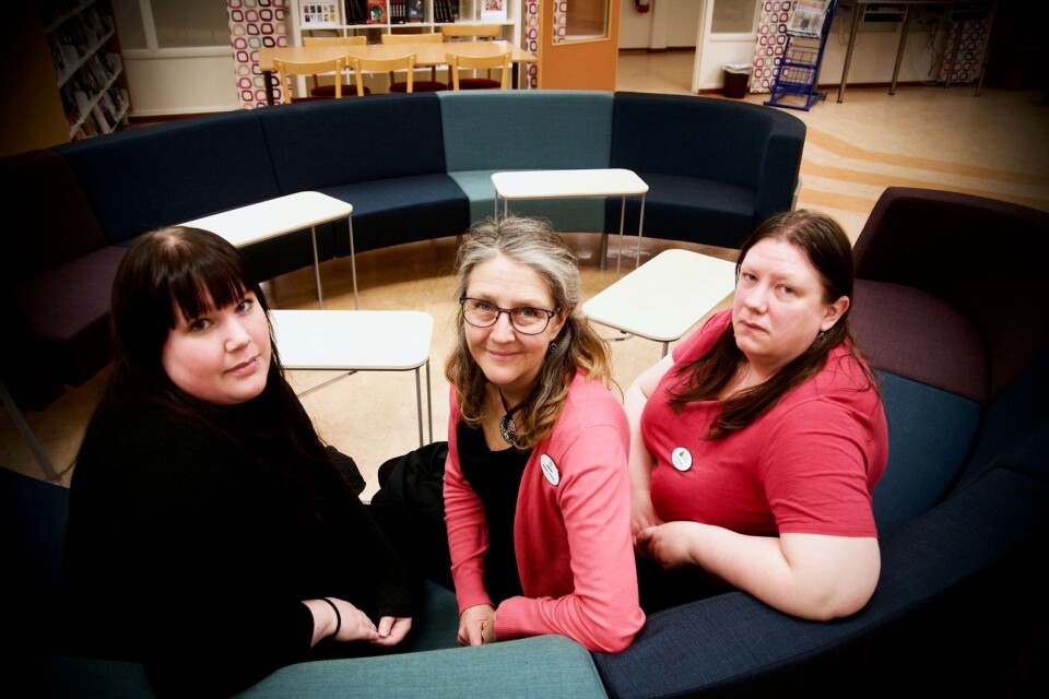 Lisa Ahlbäck, Marika Lundkvist och Anna Ahlberg är några av kommunens skolbibliotekarier vars jobb nu hotas av förändring.