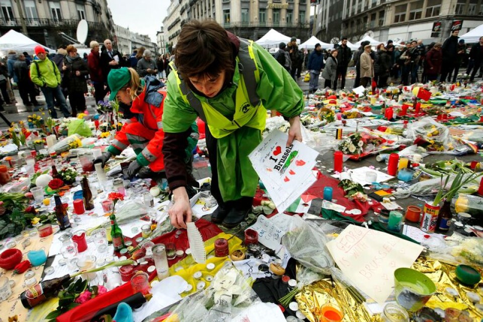 Ännu en minnesplats efter ännu ett terrordåd. Bryssel har drabbats flera gånger under de senare åren.