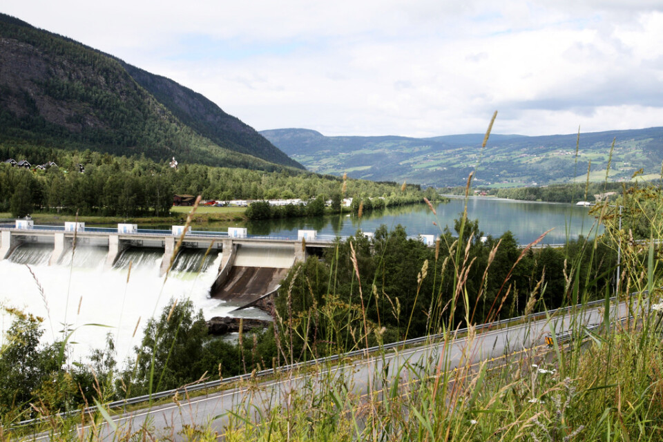 Proppfulla vattenmagasin ger billig el. Här Hunderfossen i Norge. Arkivbild.