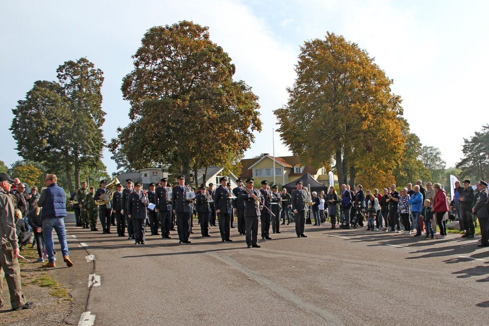 Hemvärnets musikkår spelade och marscherade två gånger under totalförsvarsdagen och publiken samlades för att se och höra.