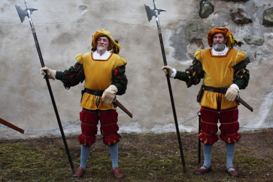 Malmöhusgardet hade uppvisning och höll vakt runt borgen iförda munderingar av 1500-talsmodell.