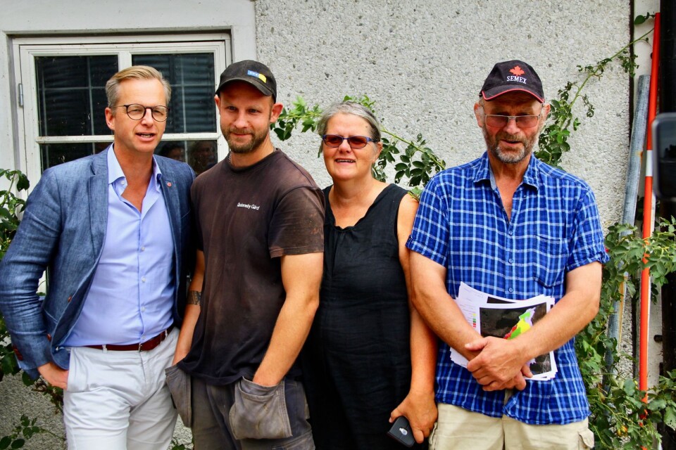 Näringsminister Mikael Damberg träffade lantbrukarna Joakim Olsson, Annika Olsson och Jörgen Olsson.