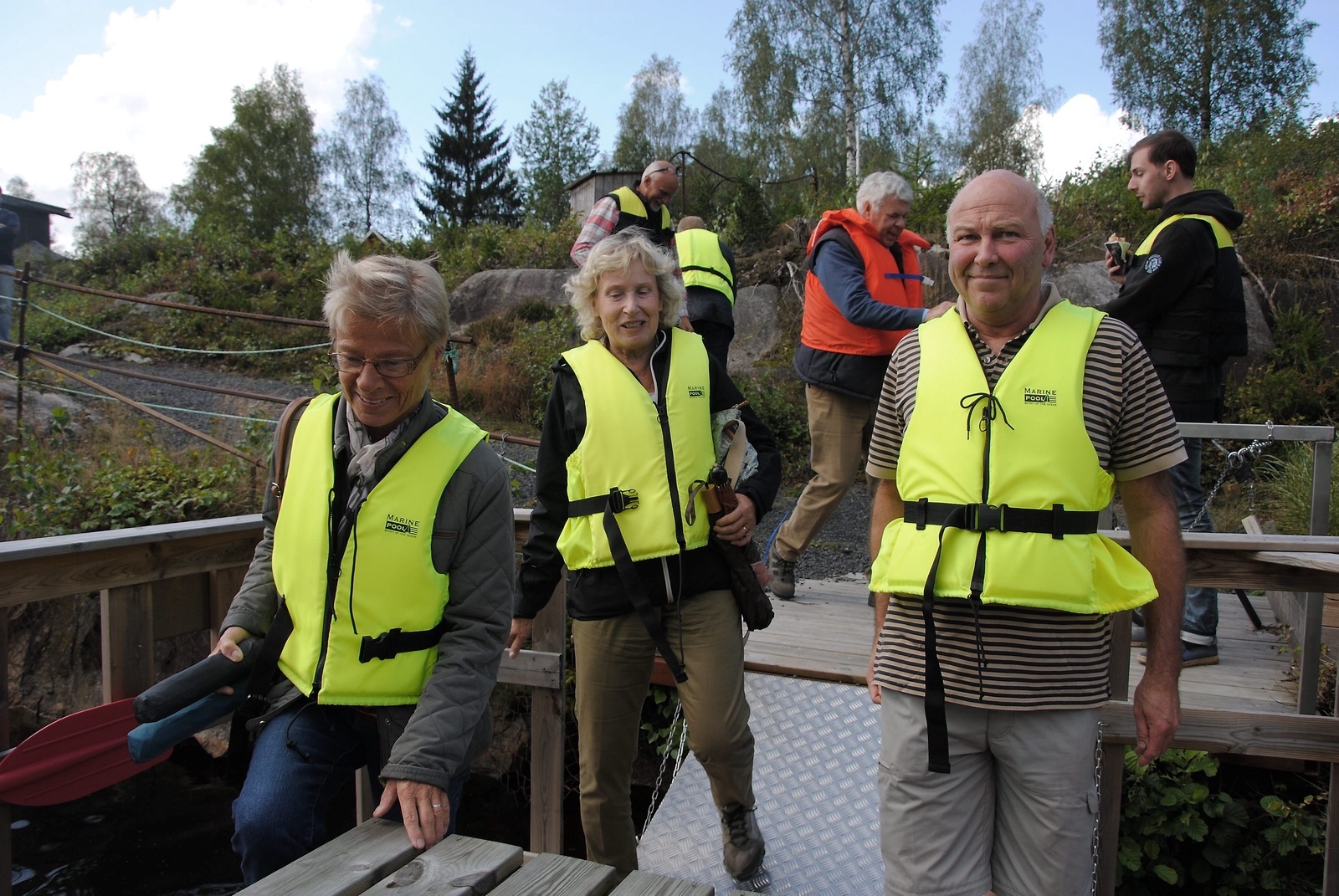 Staffan Olsson, Helén Lanneford, Sven Bramstorp, Ingrid Jönsson, Bertil Jönsson och Hans Persson tog en tur med flotten, som kördes av Erik Nilsson.