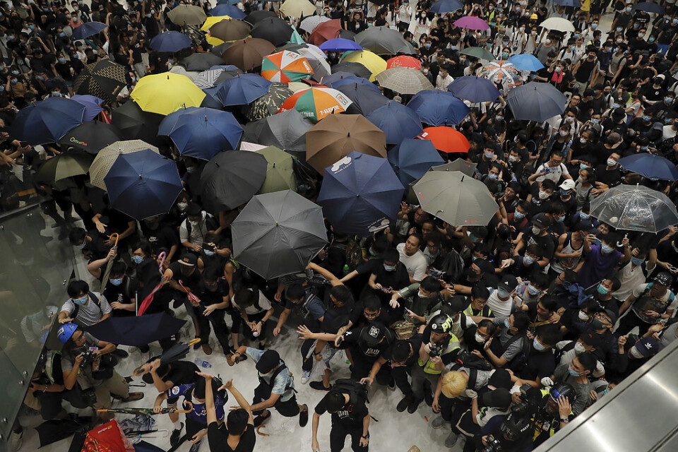 Demonstranter i Hongkong drabbade samman med polis under söndagen.