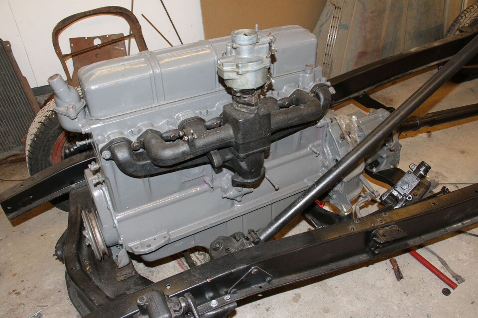 En sexcylindrig motor på 216 kubiktum är bilens originalmotor men Magnus tänker sätta dit en åttacylindrig motor istället, samt en annan rattstång.