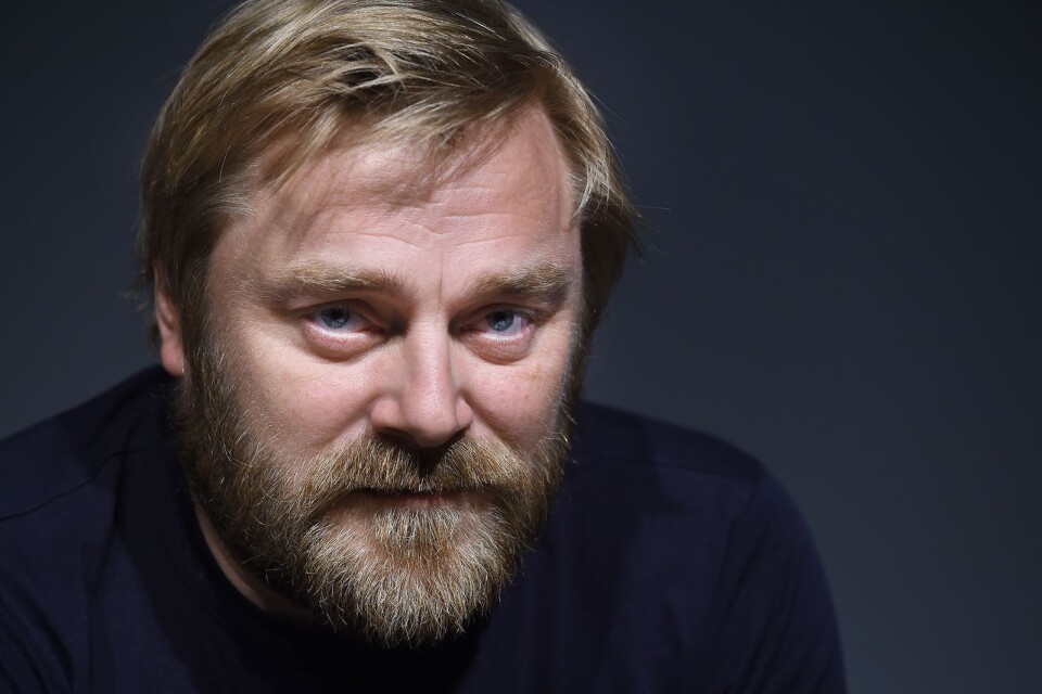 Lucas Svensson, född 1973, är en alltmer uppmärksammad dramatiker, bosatt i Köpenhamn.