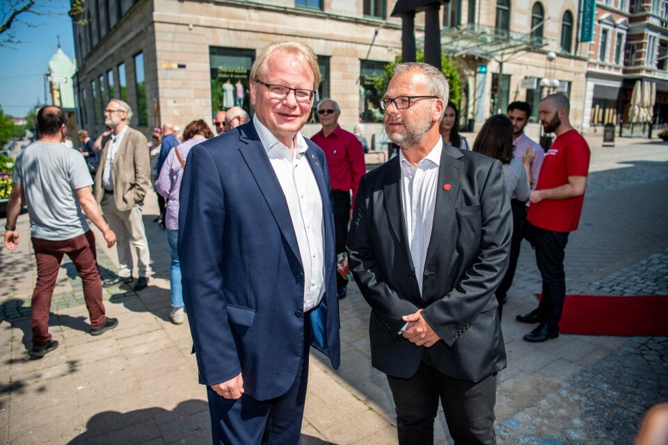 Försvarsminister Peter Hultqvist (S) träffade Peter Jeppsson, som är länets toppnamn på Socialdemokraternas EU-lista.