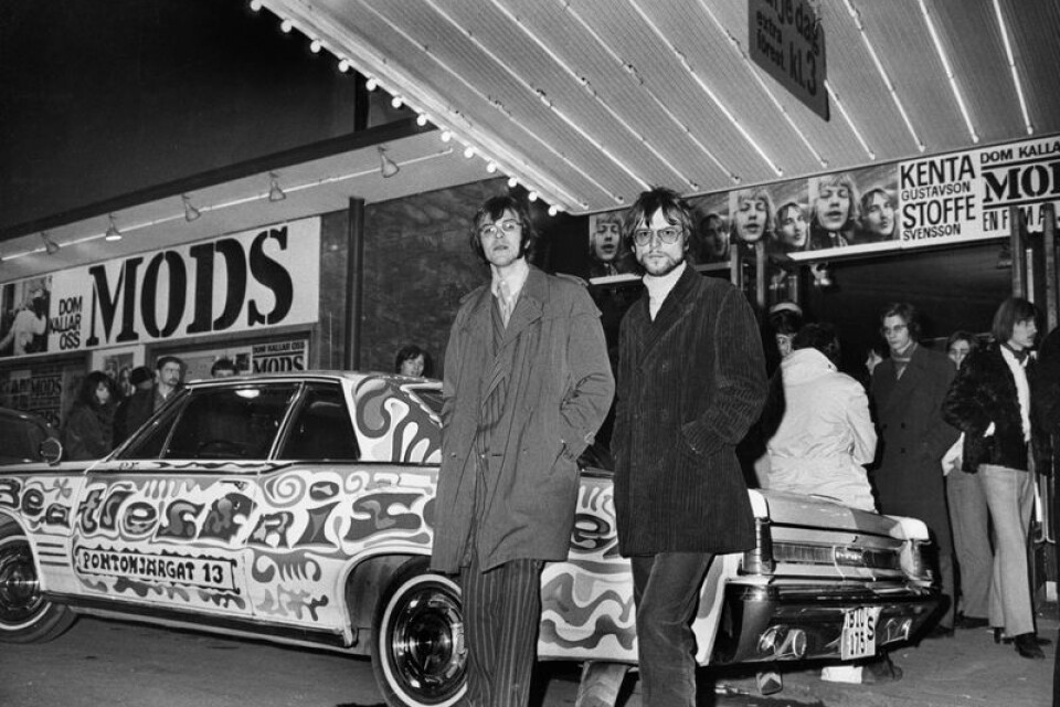Filmskaparna Jan Lindqvist och Stefan Jarl vid filmpremiären av deras dokumentärfilm "Dom kallar oss mods" 1968.